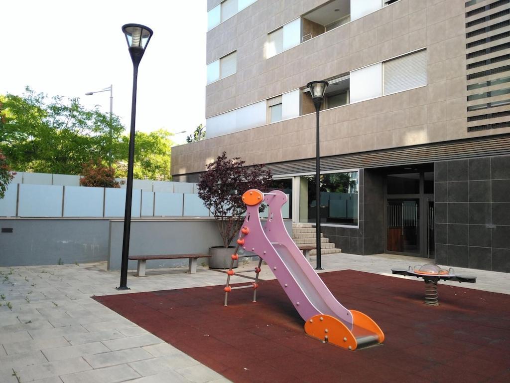 Luxury Flat, 3 Bedrooms, 2 Bathrooms And Swimming Pool Next To The Beach!! Sant Adria de Besos Bagian luar foto